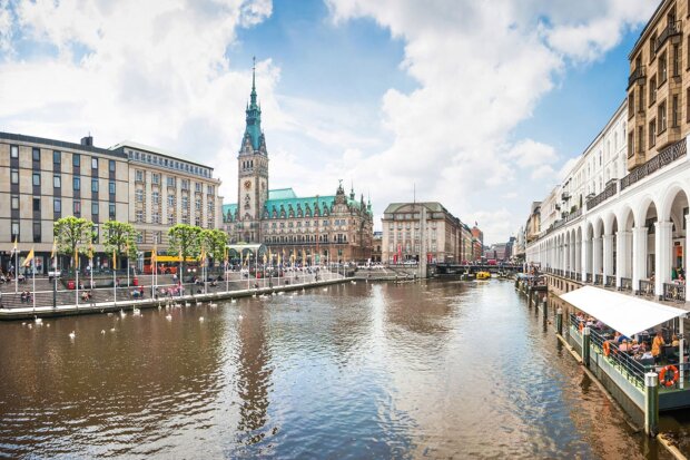 Interesting facts about the most beautiful city in Germany - Hamburg. Why hamburgers have such a name