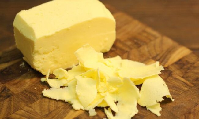 A British woman has shown how to make butter at home using a plastic bottle and a washing machine