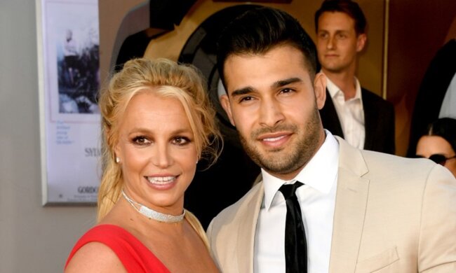 Britney Spears' husband suspects her of infidelity and files for divorce