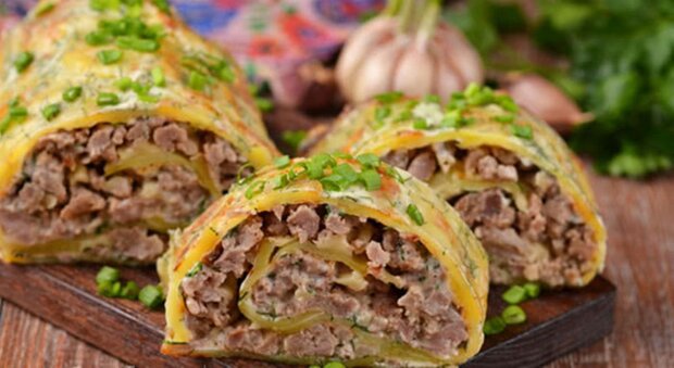 Potato rolls with ground meat and mushrooms: a simple recipe that deserves to be on any restaurant menu